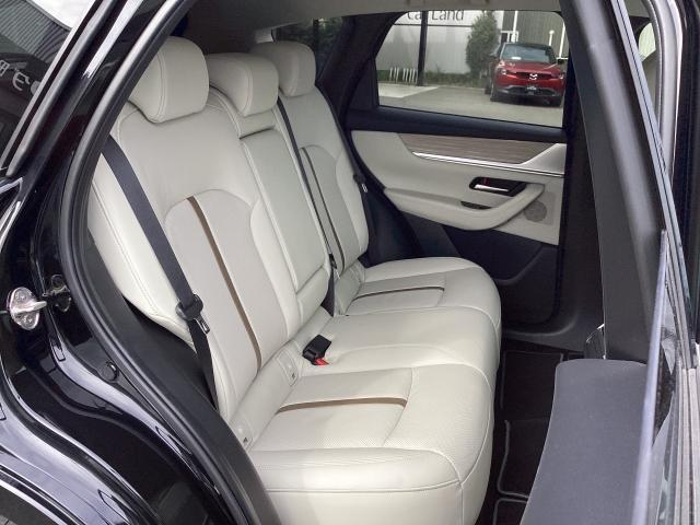 CX-60 XDハイブリッド エクスクルーシブ モダン 4WD マツダコネクトナビ ETC 前後ドラレコ 360°モニター BOSEサウンド SOSコール 20インチAW 360°ビュー 衝突軽減ブレーキ LEDライト オートハイビーム 追従式クルコン ETC(9枚目)