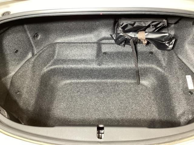 ロードスター 1.5 S スペシャルパッケージ 6MT Wエアバック ブルートゥース アドバンスドキー 1オーナー 地デジ 盗難防止装置 パワステ ナビTV 衝突安全ボディ 点検記録簿 横滑防止装置 メモリーナビ USBポート 運転席エアバッグ(10枚目)