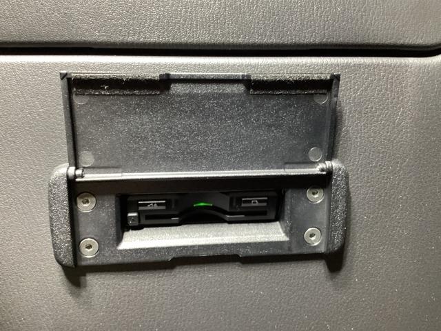 ロードスター 1.5 S スペシャルパッケージ 6MT Wエアバック ブルートゥース アドバンスドキー 1オーナー 地デジ 盗難防止装置 パワステ ナビTV 衝突安全ボディ 点検記録簿 横滑防止装置 メモリーナビ USBポート 運転席エアバッグ(26枚目)