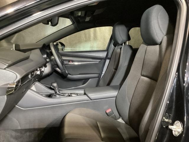 MAZDA3ファストバック 15S ツーリング フルセグテレビ レーンアシスト アダプティブクルーズ ワンオーナ コーナーセンサー DVD ETC車載器 USB接続 LEDヘッド 記録簿 横滑り防止システム イモビ エアコン カーテンエアバッグ(9枚目)