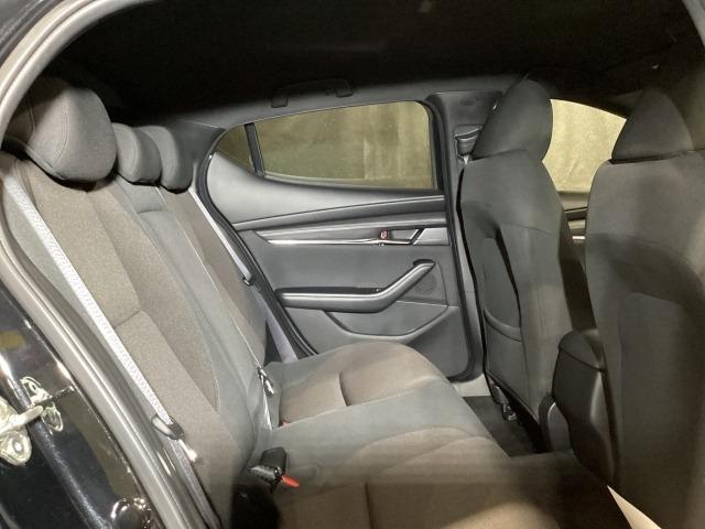 MAZDA3ファストバック 15S ツーリング フルセグテレビ レーンアシスト アダプティブクルーズ ワンオーナ コーナーセンサー DVD ETC車載器 USB接続 LEDヘッド 記録簿 横滑り防止システム イモビ エアコン カーテンエアバッグ(10枚目)