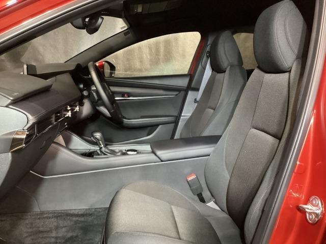 ＭＡＺＤＡ３ファストバック ２．０　２０Ｓ　プロアクティブ　ツーリング　セレクション　全周囲モニタ　レーダークルコン　車線逸脱警報装置　１オーナ　ＥＴＣ車載器　ＬＥＤライト　Ａライト　メモリーナビ　オートハイビーム　エアバッグ　ＡＢＳ　キーフリー　ナビＴＶ　記録簿　電動シート　ＵＳＢ（9枚目）