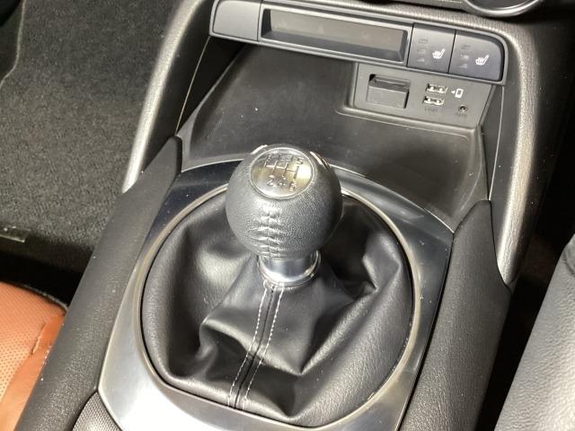 ロードスター １．５　ブラウン　トップ　６ＭＴ　ナビ・地デジ・バックカメラ・２．０ＥＴＣ・ＬＥＤヘッドライト・レザーシート・シートヒーター　１オーナー　衝突軽減ブレーキ　アルミホイール　本革シート　Ｂモニター　クルコン　ＬＥＤ　フルセグ（21枚目）