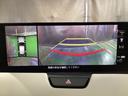 狭い場所での駐車やすれ違いなどでより的確な運転操作に役立つ360°ビューモニターが装備されています。