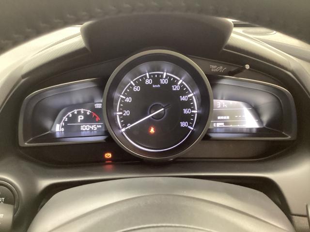 ＣＸ－３ ２．０　２０Ｓ　マツダコネクト　３６０°ビューモニター　純正アルミ　衝突軽減装置　クリアランスソナー　ＬＥＤヘッド　盗難防止装置　オートライト　ＥＴＣ付き　スマートキー＆プッシュスタート　エアコン　ＵＳＢ　ナビ＆ＴＶ（3枚目）