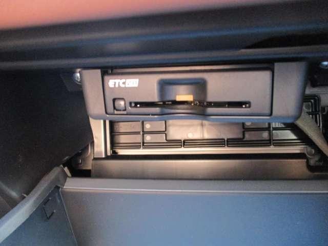 アウトランダーPHEV Pエグゼクティブパッケージ 試乗車UP ETC 禁煙車 コーナーセンサー 電動リアゲート(7枚目)