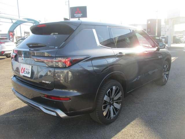 アウトランダーPHEV Pエグゼクティブパッケージ 試乗車UP ETC 禁煙車 コーナーセンサー 電動リアゲート(11枚目)