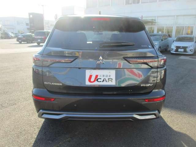 アウトランダーPHEV Pエグゼクティブパッケージ 試乗車UP ETC 禁煙車 コーナーセンサー 電動リアゲート(12枚目)