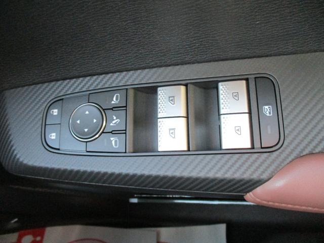 アウトランダーPHEV Pエグゼクティブパッケージ 試乗車UP ETC 禁煙車 コーナーセンサー 電動リアゲート(31枚目)