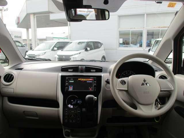 eKワゴン M e-アシスト プラスエディション ETC 禁煙車 ワンオーナー i-stop シートヒータ メモリ-ナビ 地デジ キーレス 横滑り防止装置 オートエアコン 禁煙車 ETC ABS 4WD ベンチシート 軽減ブレーキ Wエアバック(19枚目)