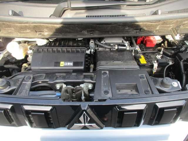 デリカミニ Ｔ　プレミアム　試乗車ＵＰ　衝突軽減装置　ターボエンジン　禁煙　記録簿付　寒冷地　パワステ　フルタイム４ＷＤ　エアバッグ　ＥＳＣ　クルコン　インテリキー　キーフリー　アルミホイール　ナビ　シートヒータ　セキュリティ（16枚目）