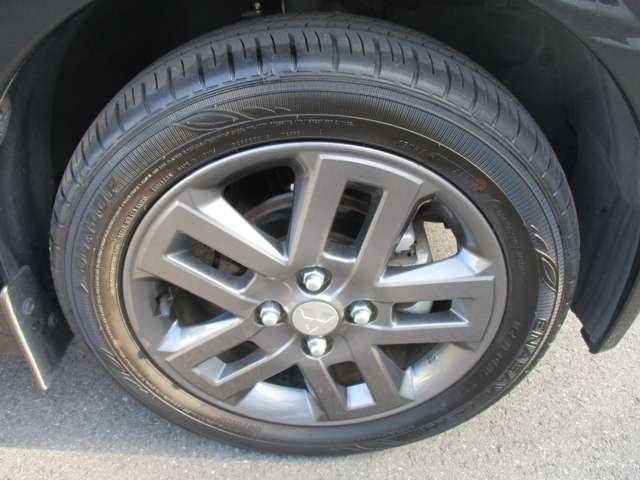 デリカミニ Ｔ　プレミアム　試乗車ＵＰ　衝突軽減装置　ターボエンジン　禁煙　記録簿付　寒冷地　パワステ　フルタイム４ＷＤ　エアバッグ　ＥＳＣ　クルコン　インテリキー　キーフリー　アルミホイール　ナビ　シートヒータ　セキュリティ（17枚目）