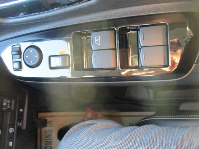 デリカミニ Ｔ　プレミアム　試乗車ＵＰ　衝突軽減装置　ターボエンジン　禁煙　記録簿付　寒冷地　パワステ　フルタイム４ＷＤ　エアバッグ　ＥＳＣ　クルコン　インテリキー　キーフリー　アルミホイール　ナビ　シートヒータ　セキュリティ（24枚目）