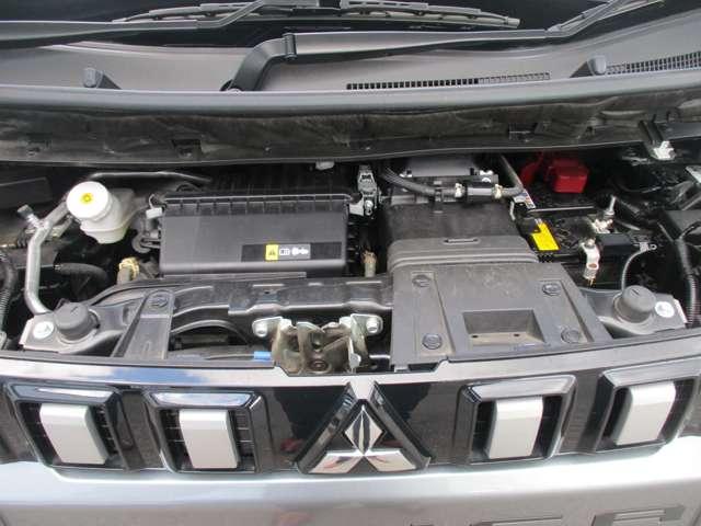 デリカミニ Ｔ　プレミアム　試乗車ＵＰ　衝突軽減装置　ターボエンジン　禁煙　記録簿付　寒冷地　パワステ　フルタイム４ＷＤ　エアバッグ　ＥＳＣ　クルコン　インテリキー　キーフリー　アルミホイール　ナビ　シートヒータ　セキュリティ（17枚目）