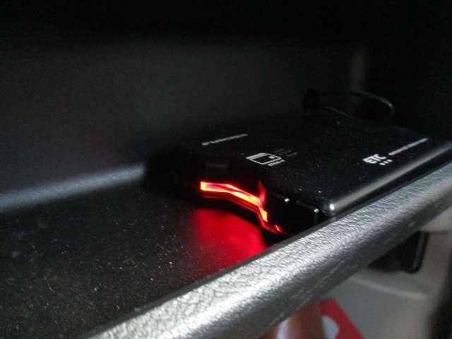 ｅＫワゴン Ｍ　レンタカーＵＰ　ＥＴＣ　フロントベンチシート　踏み間違い防止アシスト　リモコンキー　禁煙車　盗難防止装置　寒冷地仕様　ナビ　前席シートヒーター　パワーステアリング　ＥＴＣ　４ＷＤ　マニュアルエアコン（5枚目）