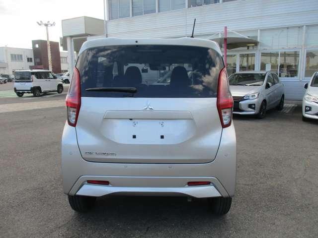 ｅＫワゴン Ｍ　レンタカーＵＰ　ＥＴＣ　フロントベンチシート　踏み間違い防止アシスト　リモコンキー　禁煙車　盗難防止装置　寒冷地仕様　ナビ　前席シートヒーター　パワーステアリング　ＥＴＣ　４ＷＤ　マニュアルエアコン（11枚目）