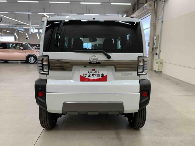 タフト Ｇ　ダーククロムベンチャー　２ＷＤ　ＬＥＤヘッドライト・バックカメラ・シートヒーター・スマートアシスト・アイドリングストップ・プッシュボタンスタート・オートライト・オートマチックハイビーム・オートエアコン・電動格納式ドアミラー（6枚目）