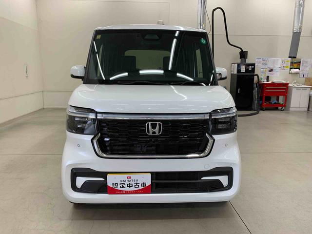 Ｎ－ＢＯＸカスタム ターボ　両側電動スライドドア・ＬＥＤヘッドライト・ディスプレイオーディオ・バックカメラ・ＥＴＣ・オートライト・オートマチックハイビーム・オートエアコン・電動格納式ドアミラー（5枚目）