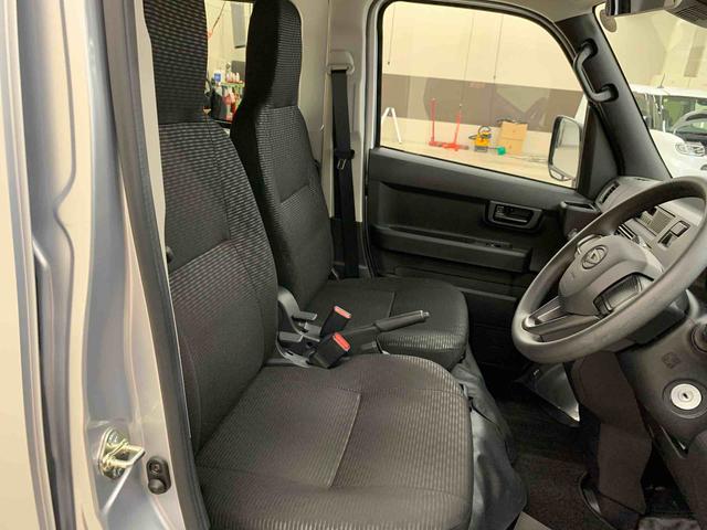 ハイゼットカーゴ DX 2WD キーレスエントリー・マニュアルエアコン・アイドリングストップ・スマートアシスト・オートライト・オートマチックハイビーム・AM,FMラジオ・両側スライドドア(16枚目)