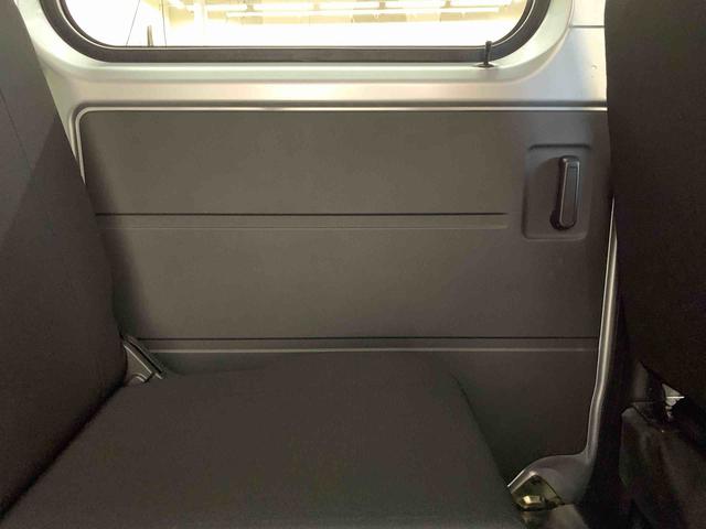 ハイゼットカーゴ DX 2WD キーレスエントリー・マニュアルエアコン・アイドリングストップ・スマートアシスト・オートライト・オートマチックハイビーム・AM,FMラジオ・両側スライドドア(31枚目)