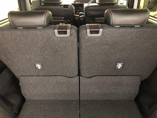 リヤシートの左右のシートを別々にスライド可能なので、より広い荷室スペースになります。