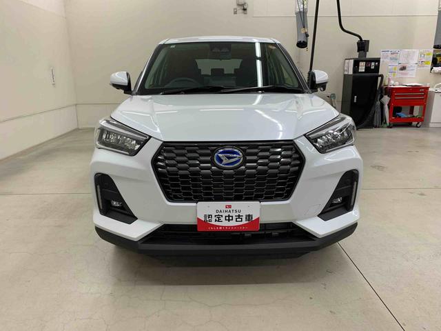 ロッキー プレミアムＧ　ＨＥＶ　２ＷＤ　ＬＥＤヘッドライト・パノラマモニター・ブラインドスポットモニター・シートヒーター・スマートアシスト・アイドリングストップ・プッシュボタンスタート・オートライト・オートマチックハイビーム・オートエアコン（5枚目）