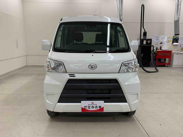 ハイゼットカーゴ クルーズＳＡＩＩＩ　２ＷＤ　ナビ・オートマチックハイビーム・キーレスエントリー・アイドリングストップ・バックカメラ・マニュアルエアコン・電動格納式ドアミラー・スマートアシストＩＩＩ（5枚目）