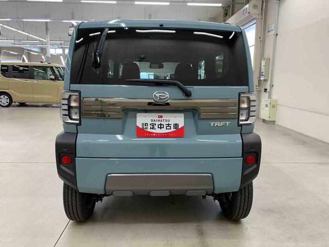 タフト Ｇ　ダーククロムベンチャー　２ＷＤ　ＬＥＤヘッドライト・バックカメラ・シートヒーター・スマートアシスト・アイドリングストップ・プッシュボタンスタート・オートライト・オートマチックハイビーム・オートエアコン・電動格納式ドアミラー（6枚目）