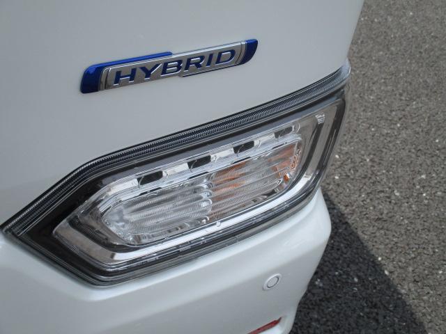 ＨＹＢＲＩＤ　ＺＸ　全方位モニター　双児宮突破祭！　歩行者傷害軽減ボディー　運転席・助手席ＳＲＳエアバッグ　ＥＳＰ　４輪ＡＢＳ　リヤドアチャイルドプルーフ　エアコン　パワーステアリング　電波式キーレスエントリー　セキュリティアラームシステム(24枚目)