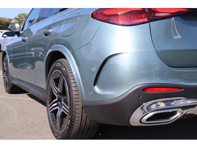 ＧＬＣ ＧＬＣ３５０ｅ　４Ｍポーツ　エディションスター　登録済未使用車　新車保証　禁煙　アクティブＬＥＤライト　純正２０インチＡＷ　黒レザーシート　シートヒーター　純正ナビＴＶ　エアサス　ブルメスター　カープレイ　ＡＣＣクルーズコントロール　３６０°モニタ（17枚目）