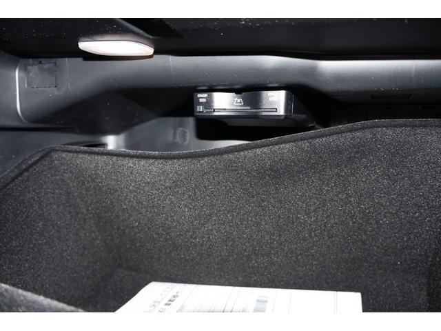 ＧＬＣ ＧＬＣ３５０ｅ　４Ｍポーツ　エディションスター　登録済未使用車　新車保証　禁煙　アクティブＬＥＤライト　純正２０インチＡＷ　黒レザーシート　シートヒーター　純正ナビＴＶ　エアサス　ブルメスター　カープレイ　ＡＣＣクルーズコントロール　３６０°モニタ（55枚目）