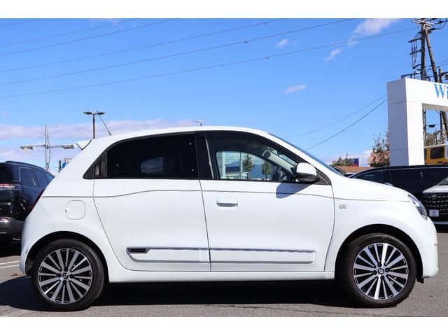 トゥインゴ インテンス ワンオーナー 禁煙 クルーズコントロール 16インチAW レーンアシスト ETC シートヒーター ターボ カープレイ Bluetooth バックカメラ ディスプレイオーディオ(10枚目)