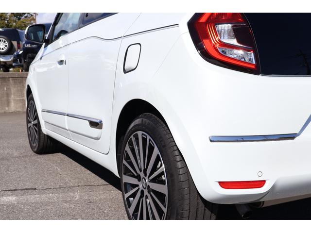 トゥインゴ インテンス ワンオーナー 禁煙 クルーズコントロール 16インチAW レーンアシスト ETC シートヒーター ターボ カープレイ Bluetooth バックカメラ ディスプレイオーディオ(17枚目)