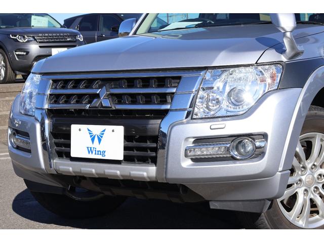 パジェロ ロング　スーパーエクシード　クールシルバー＆アイガーグレー　レザーシート　パワーシート　シートヒーター　クルーズコントロール　純正ナビＴＶ　バックカメラ　ロックフォードサウンド　１８インチＡＷ（2枚目）