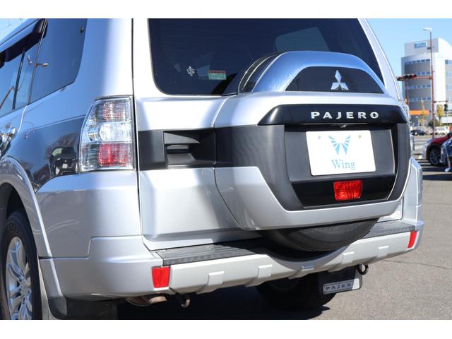 パジェロ ロング　スーパーエクシード　クールシルバー＆アイガーグレー　レザーシート　パワーシート　シートヒーター　クルーズコントロール　純正ナビＴＶ　バックカメラ　ロックフォードサウンド　１８インチＡＷ（15枚目）