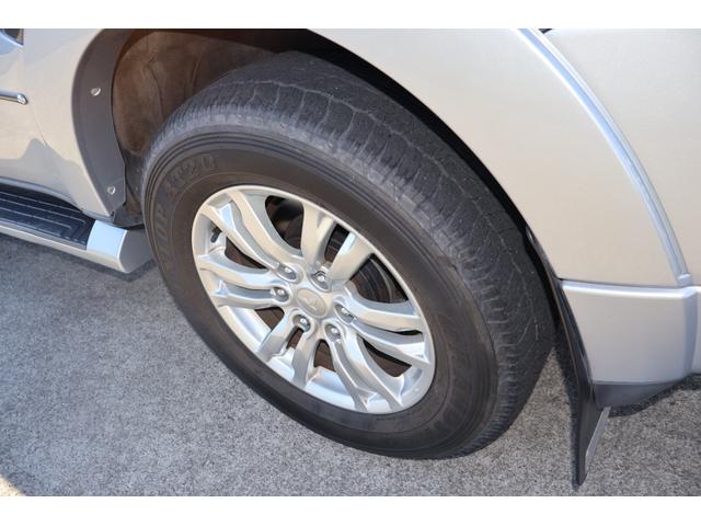 パジェロ ロング　スーパーエクシード　クールシルバー＆アイガーグレー　レザーシート　パワーシート　シートヒーター　クルーズコントロール　純正ナビＴＶ　バックカメラ　ロックフォードサウンド　１８インチＡＷ（22枚目）