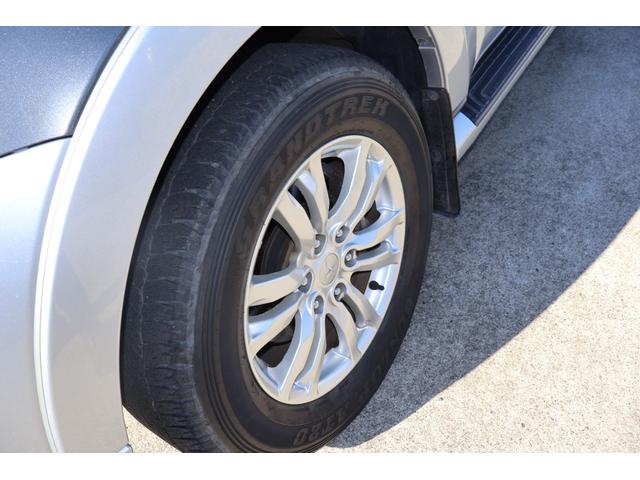 パジェロ ロング　スーパーエクシード　クールシルバー＆アイガーグレー　レザーシート　パワーシート　シートヒーター　クルーズコントロール　純正ナビＴＶ　バックカメラ　ロックフォードサウンド　１８インチＡＷ（23枚目）