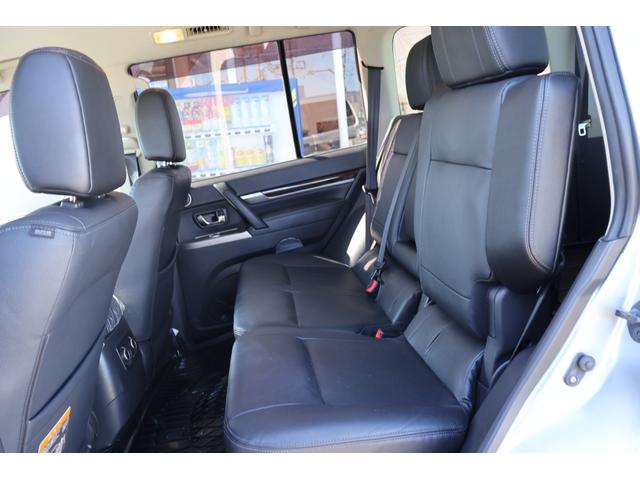 パジェロ ロング　スーパーエクシード　クールシルバー＆アイガーグレー　レザーシート　パワーシート　シートヒーター　クルーズコントロール　純正ナビＴＶ　バックカメラ　ロックフォードサウンド　１８インチＡＷ（37枚目）