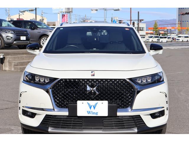 DS7クロスバック E-テンス 4×4 グランシック 禁煙 RIVOLI FOCALサウンド 白レザー 4WD 後席リクライニング 前席シートヒーター/クーラー 360° マッサージ ACC パークアシスト 前後センサー カープレイ プライバシーガラス(6枚目)