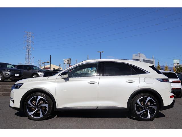 DS7クロスバック E-テンス 4×4 グランシック 禁煙 RIVOLI FOCALサウンド 白レザー 4WD 後席リクライニング 前席シートヒーター/クーラー 360° マッサージ ACC パークアシスト 前後センサー カープレイ プライバシーガラス(18枚目)