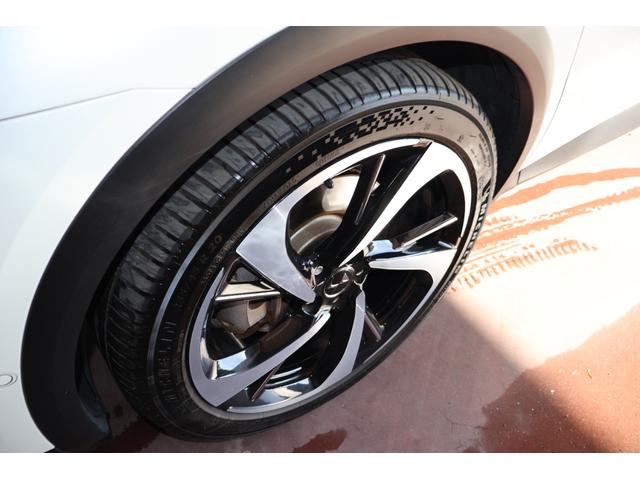DS7クロスバック E-テンス 4×4 グランシック 禁煙 RIVOLI FOCALサウンド 白レザー 4WD 後席リクライニング 前席シートヒーター/クーラー 360° マッサージ ACC パークアシスト 前後センサー カープレイ プライバシーガラス(24枚目)
