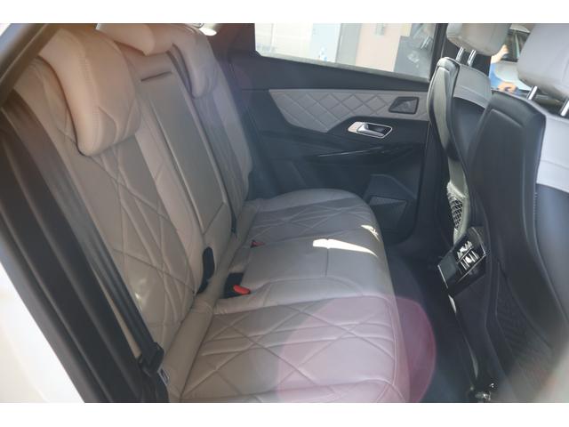 DS7クロスバック E-テンス 4×4 グランシック 禁煙 RIVOLI FOCALサウンド 白レザー 4WD 後席リクライニング 前席シートヒーター/クーラー 360° マッサージ ACC パークアシスト 前後センサー カープレイ プライバシーガラス(35枚目)