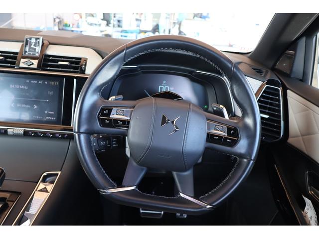 DS7クロスバック E-テンス 4×4 グランシック 禁煙 RIVOLI FOCALサウンド 白レザー 4WD 後席リクライニング 前席シートヒーター/クーラー 360° マッサージ ACC パークアシスト 前後センサー カープレイ プライバシーガラス(42枚目)