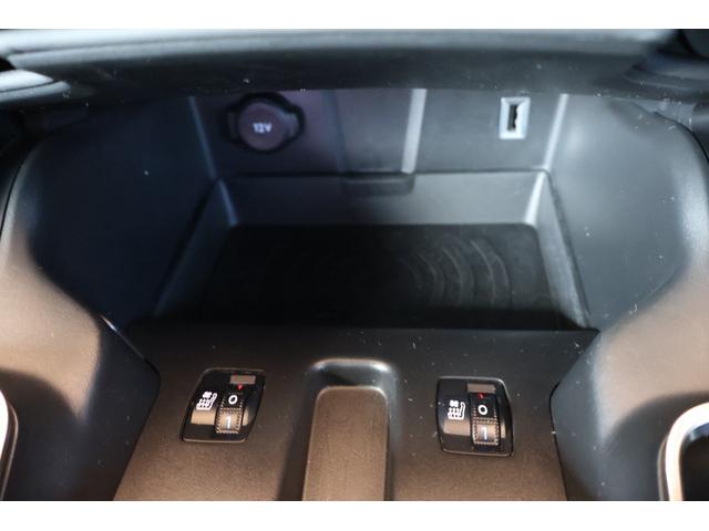 DS7クロスバック E-テンス 4×4 グランシック 禁煙 RIVOLI FOCALサウンド 白レザー 4WD 後席リクライニング 前席シートヒーター/クーラー 360° マッサージ ACC パークアシスト 前後センサー カープレイ プライバシーガラス(58枚目)