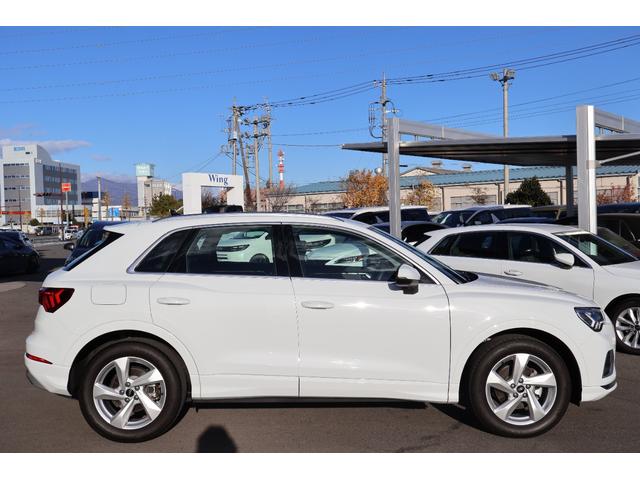 Ｑ３ ３５ＴＦＳＩアドバンスド　新車保証　ワンオーナー　禁煙　コンビニエンス＆アシスタンスＰＫＧ　ラグジュアリーＰＫＧ　テクノロジーＰＫＧ　フルレザーシート　シートヒーター　Ｐシート　ワイヤレスチャージ　アンビエントライト　ＡＣＣ（10枚目）