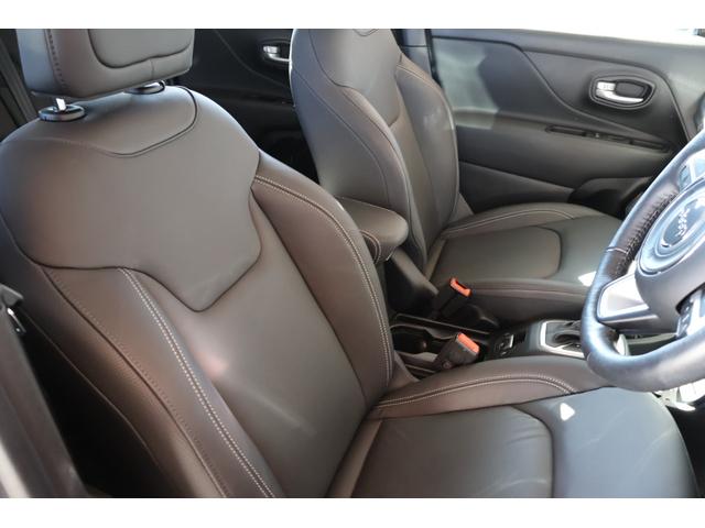 ジープ・レネゲード リミテッド 新車保証 ワンオーナー 禁煙 純正ナビ バックカメラ フルレザーシート シートヒーター パワーシート ACCクルーズコントロール レーンキープ ブラインドスポットモニター リアセンサー(33枚目)