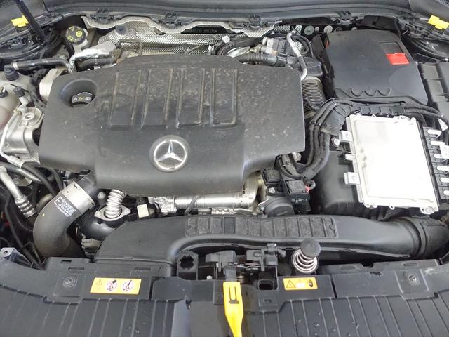 ＧＬＡクラス ＧＬＡ２００　ｄ　４ＭＡＴＩＣ　ＡＭＧライン　ナビゲーションパッケージ　Ｂｌｕｅｔｏｏｔｈ接続　ＥＴＣ　ＬＥＤヘッドライト　ＴＶ　アイドリングストップ　クルーズコントロール　コネクテッド機能　サイドカメラ　シートヒーター　トランクスルー　ナビ（9枚目）