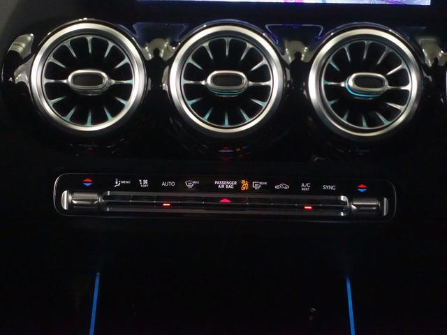 ＧＬＡクラス ＧＬＡ２００　ｄ　４ＭＡＴＩＣ　ＡＭＧライン　ナビゲーションパッケージ　Ｂｌｕｅｔｏｏｔｈ接続　ＥＴＣ　ＬＥＤヘッドライト　ＴＶ　アイドリングストップ　クルーズコントロール　コネクテッド機能　サイドカメラ　シートヒーター　トランクスルー　ナビ（13枚目）