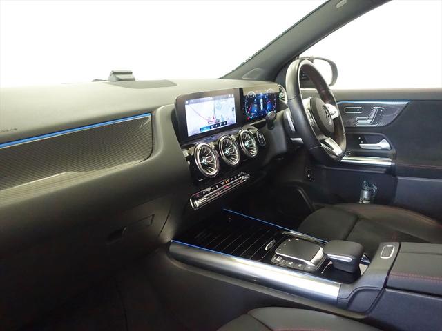 ＧＬＡクラス ＧＬＡ２００　ｄ　４ＭＡＴＩＣ　ＡＭＧライン　ナビゲーションパッケージ　Ｂｌｕｅｔｏｏｔｈ接続　ＥＴＣ　ＬＥＤヘッドライト　ＴＶ　アイドリングストップ　クルーズコントロール　コネクテッド機能　サイドカメラ　シートヒーター　トランクスルー　ナビ（19枚目）