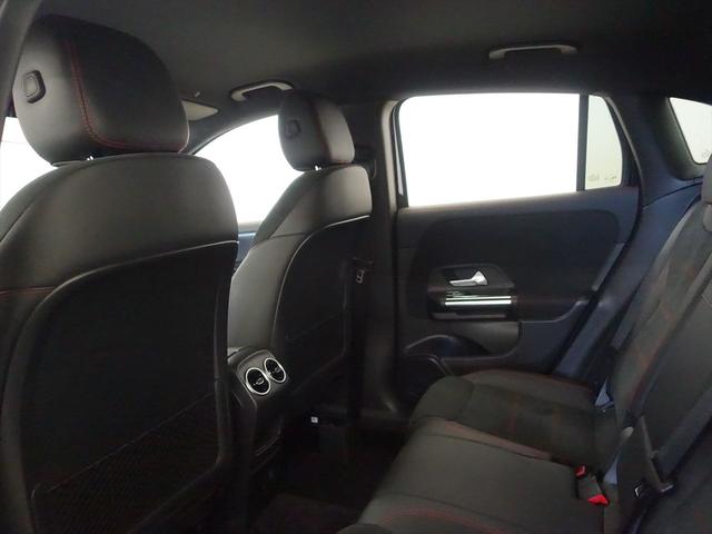 ＧＬＡクラス ＧＬＡ２００　ｄ　４ＭＡＴＩＣ　ＡＭＧライン　ナビゲーションパッケージ　Ｂｌｕｅｔｏｏｔｈ接続　ＥＴＣ　ＬＥＤヘッドライト　ＴＶ　アイドリングストップ　クルーズコントロール　コネクテッド機能　サイドカメラ　シートヒーター　トランクスルー　ナビ（23枚目）